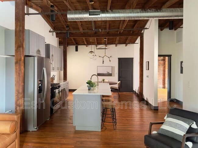 Building Photo - 437 W Grant St