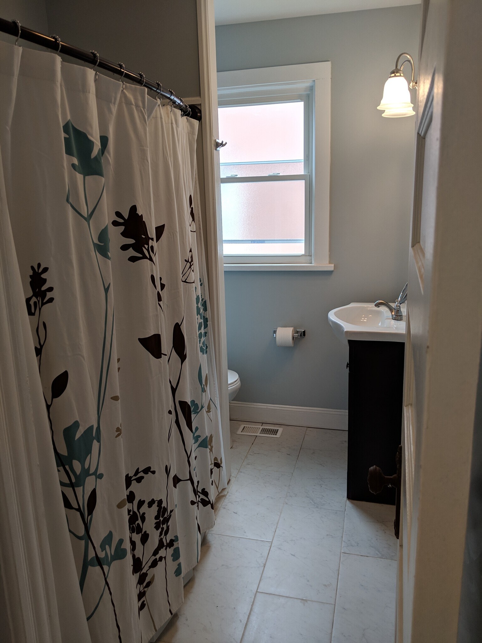 Bathroom - 32 Pawling Avenue