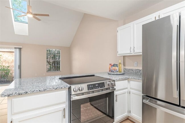 Building Photo - 9755 SW 52nd Rd