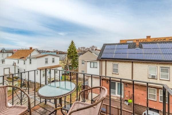 Building Photo - 541 Revere St