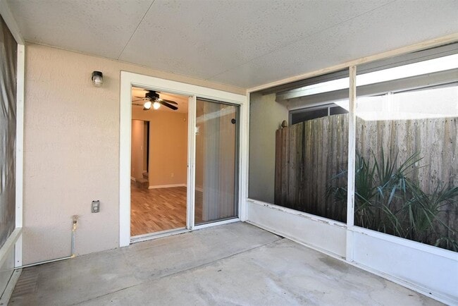 Building Photo - 1066 Dolphin Dr