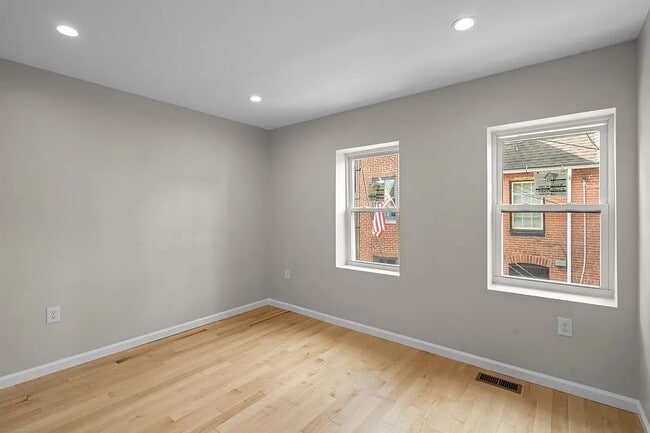 Building Photo - 2510 E Fayette St