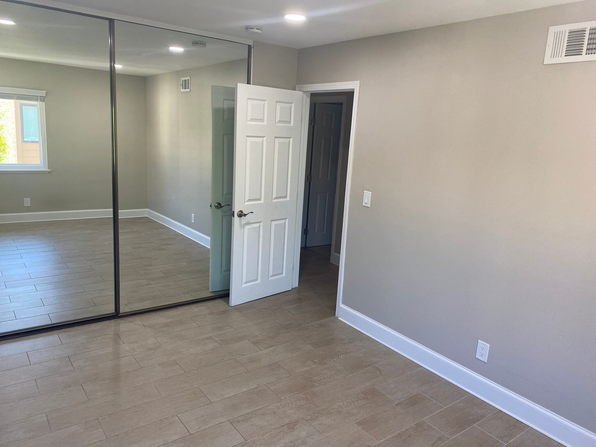 Building Photo - 26356 W Plata Ln