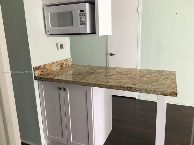 Building Photo - 880 NE 69th St