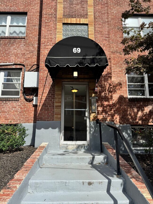 Building Photo - 69 Chiswick Rd
