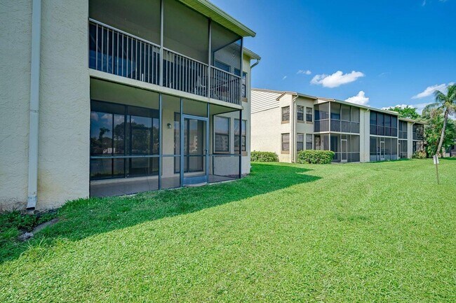 Building Photo - 1238 S Military Trail