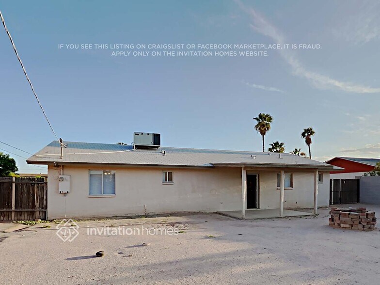 Building Photo - 700 E Quail Ave