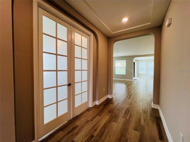 Building Photo - 4567 Tivoli Dr