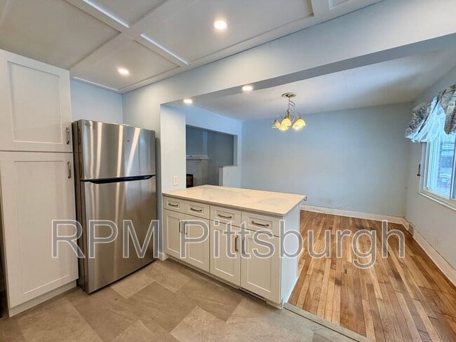 Building Photo - 1612 Oak Grove St