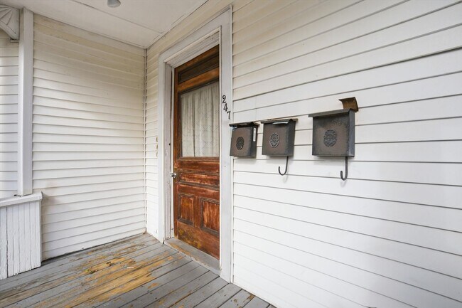Building Photo - 247 Jewett St