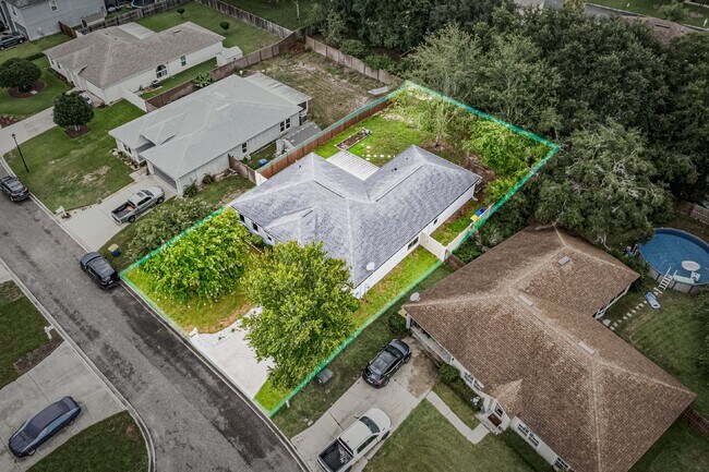 Building Photo - FOR RENT:  4 BEDROOM 2, BATHROOM HOME IN H...