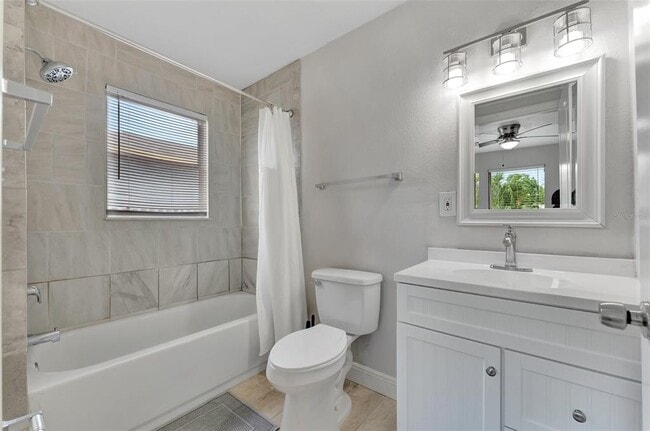 Building Photo - 2851 Emerson Ave S