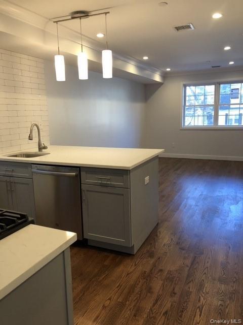 Building Photo - 268 W 261st St