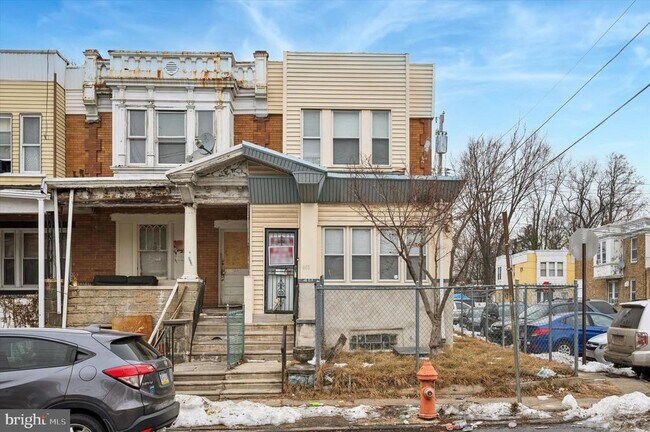 Building Photo - 401 W Fisher Ave