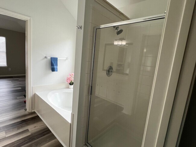 Building Photo - 6319 Sunlit Orchard Dr