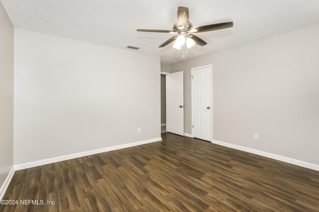 Building Photo - 2065 Chelwood Ct