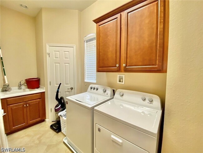 Building Photo - 12908 New Market St