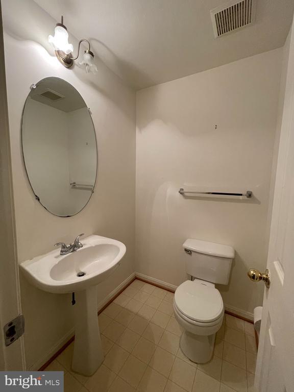Building Photo - 4080 Fountainside Ln
