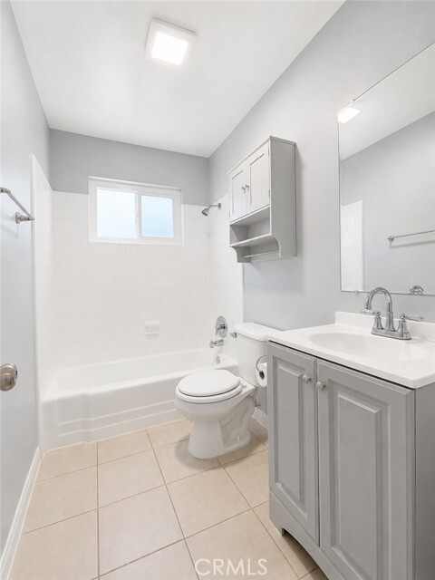 Building Photo - 204 N Orange Ave