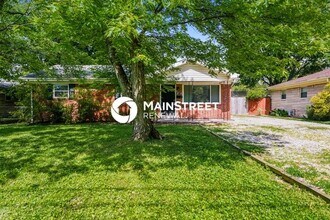 Building Photo - 3 Bedroom Pet-Friendly Home in Louisville, KY with Main Street Renewal