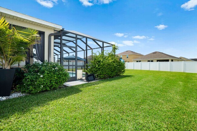 Building Photo - Your Dream Home Awaits!!!