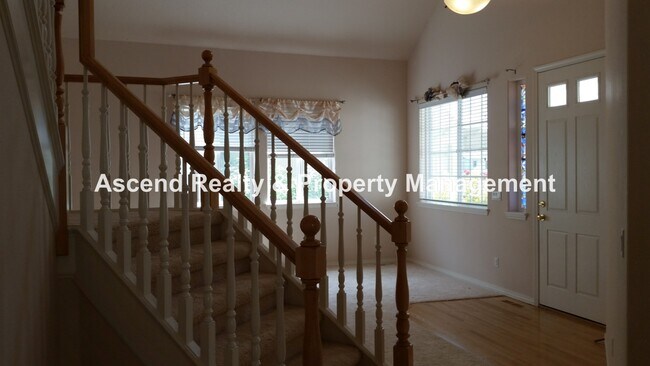 Building Photo - Bethany 4 Bed One Bed & Full Bath on Main Fenced Yard w/EV Charger Close to Schools & Shopping