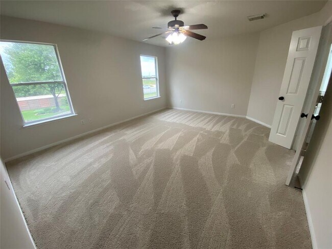 Building Photo - 5638 Sequin Dr