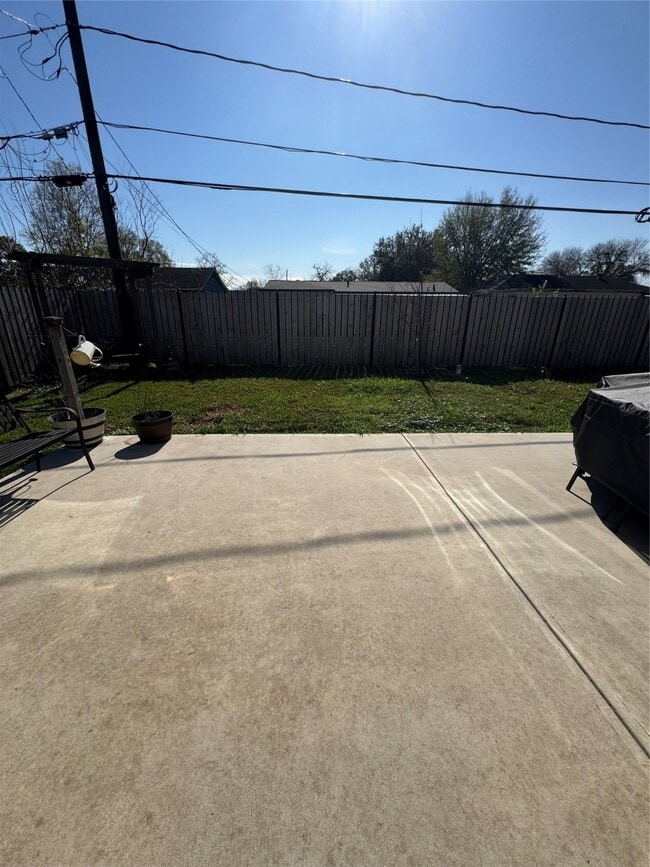 Building Photo - 1110 Hector Ave