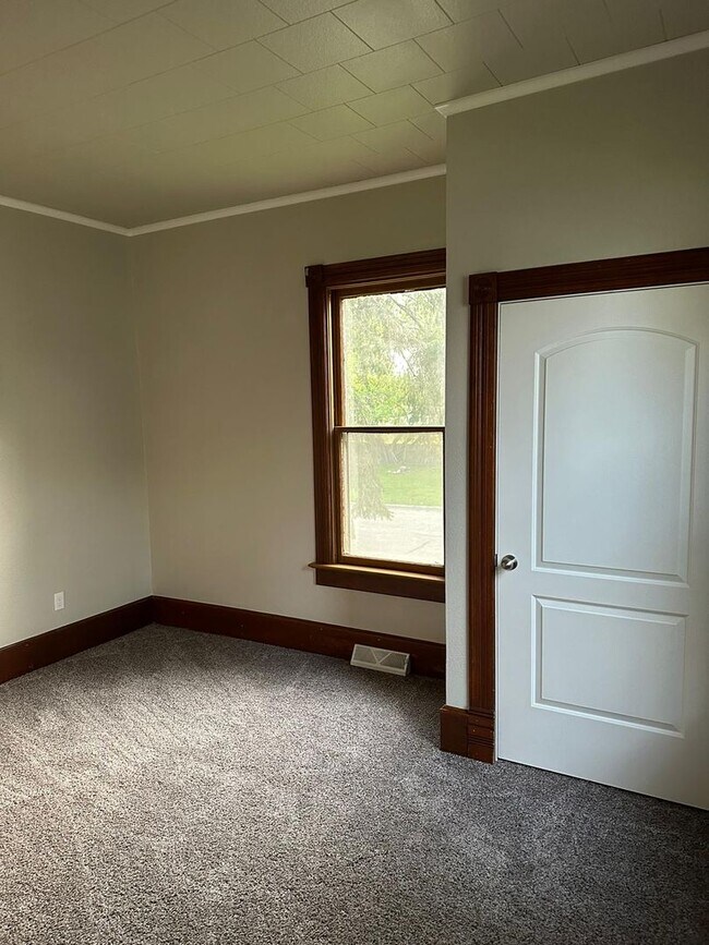 Building Photo - For Rent: 3 Bed / 1 Bath Home in Oconto