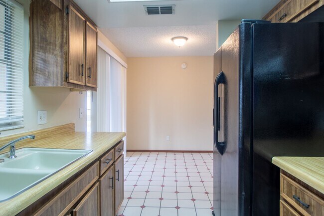 Building Photo - Move-In Ready 3-Bedroom, 2-Bathroom Rental...