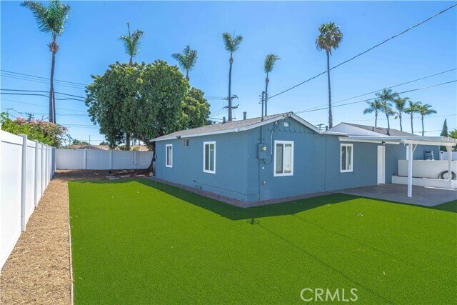 Building Photo - 4301 W Lilac Ave