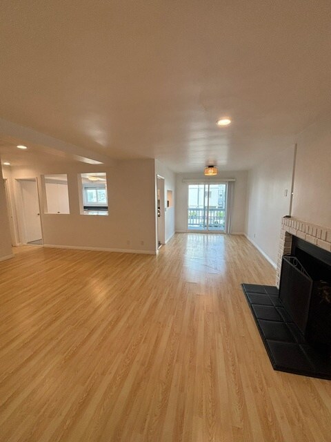 Building Photo - 24 Lighthouse St