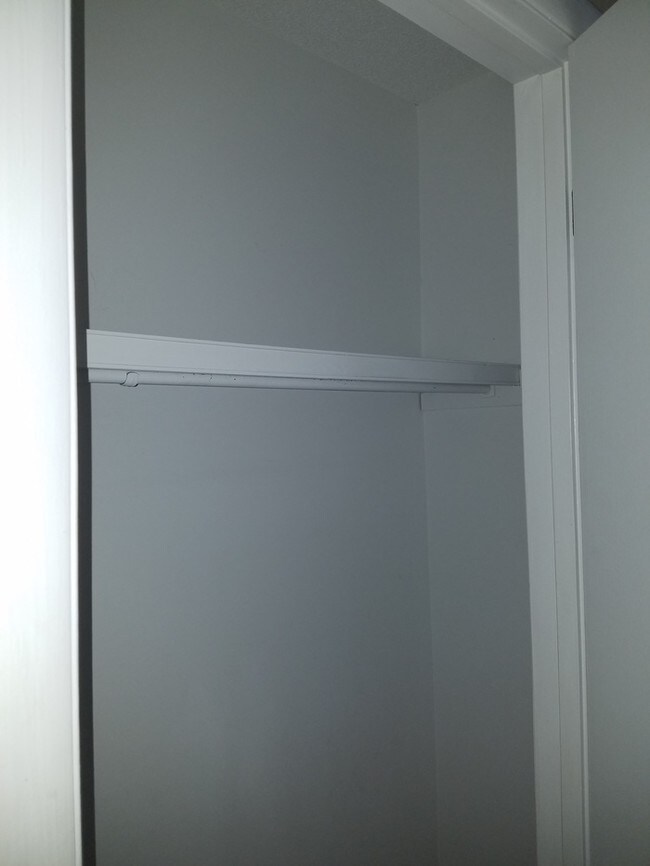 Building Photo - 2 BRM CONDO