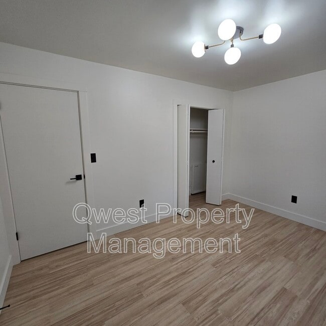 Building Photo - 414 Rose St