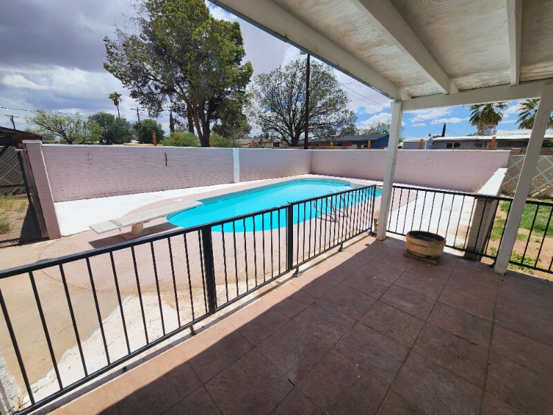 Building Photo - 6816 E Nelson Dr