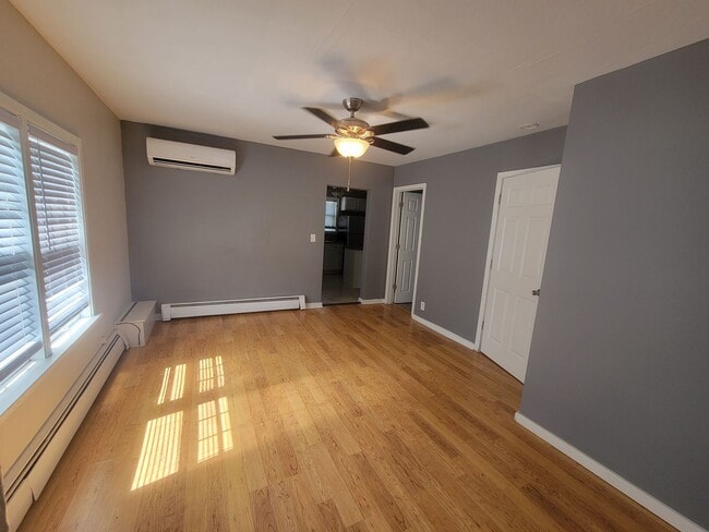 Building Photo - 2BR/1BA Gem In Washington