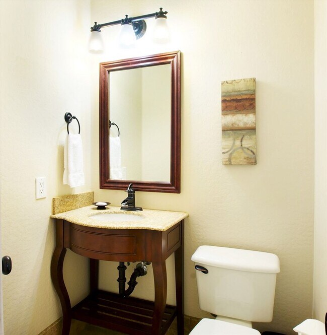 Building Photo - 4 Bedroom Furnished Gilbert Home