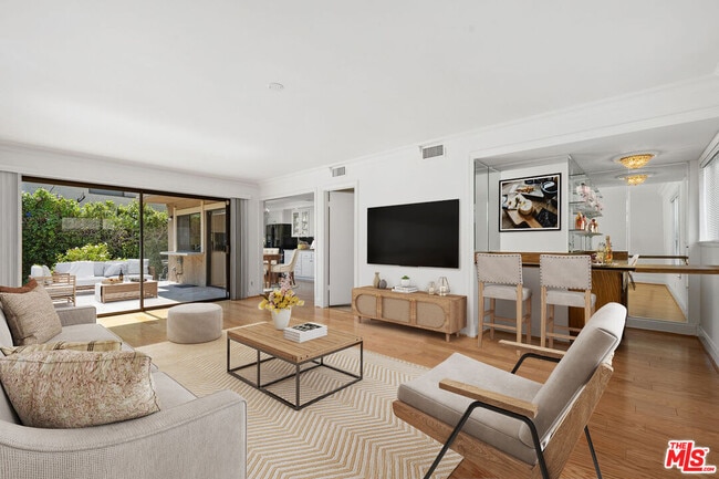 Building Photo - 1347 Avenida de Cortez