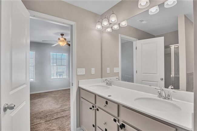 Building Photo - 585 McWilliams Rd SE