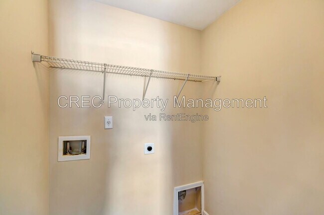 Building Photo - 9161 Parlor Dr