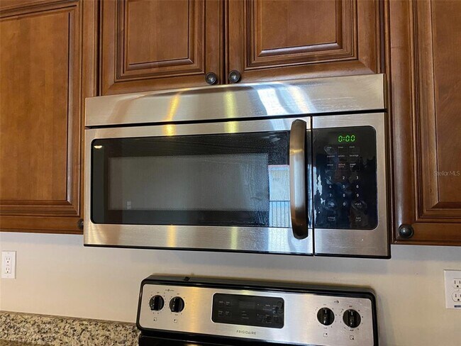 Building Photo - 6394 Banyan Blvd