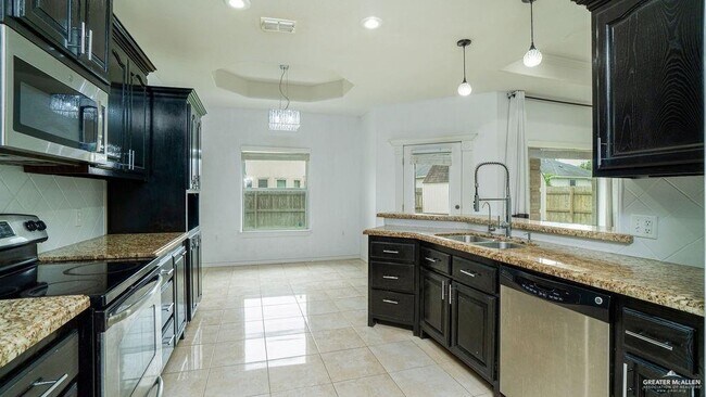 Building Photo - 2415 Flag Stone Terrace