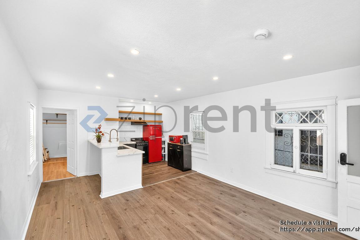 Building Photo - 542 Magnolia Ave