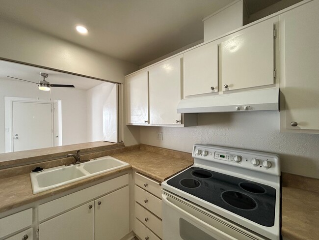 Building Photo - Charming 1BD/1BA W/ Reserved Parking and Community Laundry in Linda Vista!