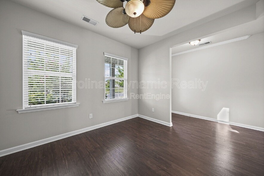 Building Photo - 15108 Evergreen House Dr