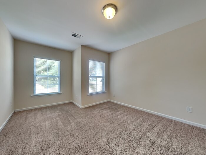 Building Photo - 394 Eagle Feather Loop