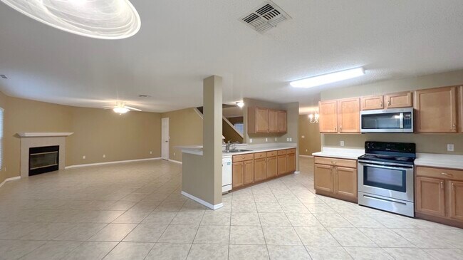 Building Photo - 831 Horseshoe Falls Dr