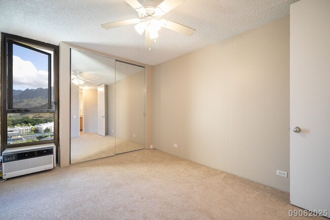 Building Photo - 2BR | 2BA | $4,000 | Move-In Ready! Windwa...