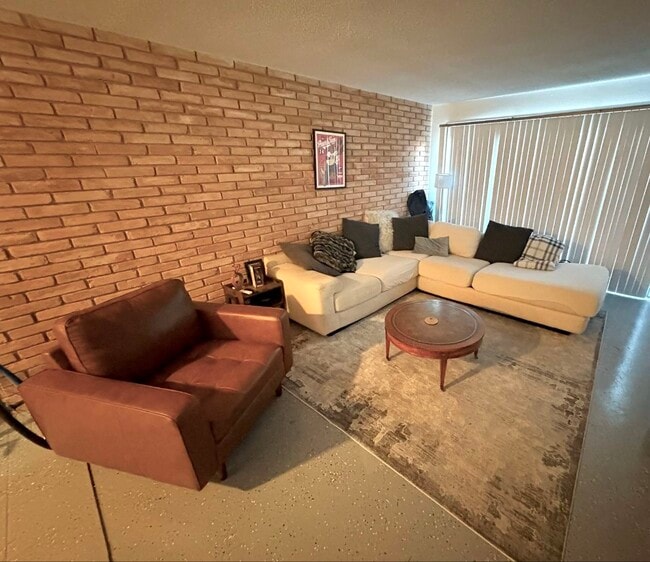 Building Photo - 3258 W Main St