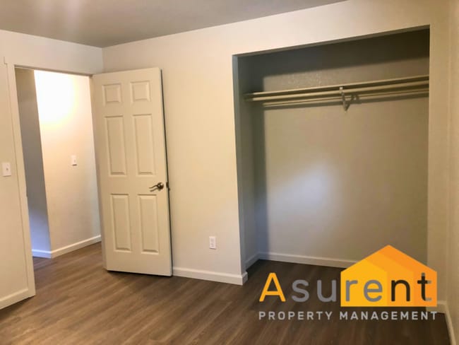 Building Photo - $200 off first months rent. Fully Remodele...